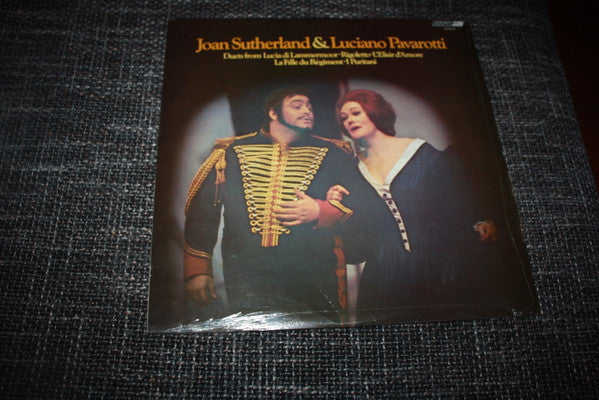 Various / Sutherland / Pavarotti - Duets From Lucia Di Lammermoor o Rigoletto o L'Elisir D'Amore La Fille Du Regiment o I Puritani (Vinyle Usagé)