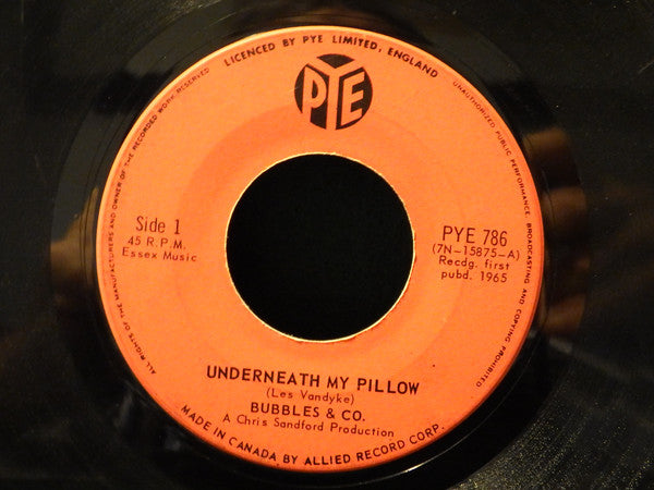 Bubbles And Co - Underneath My Pillow (45-Tours Usagé)